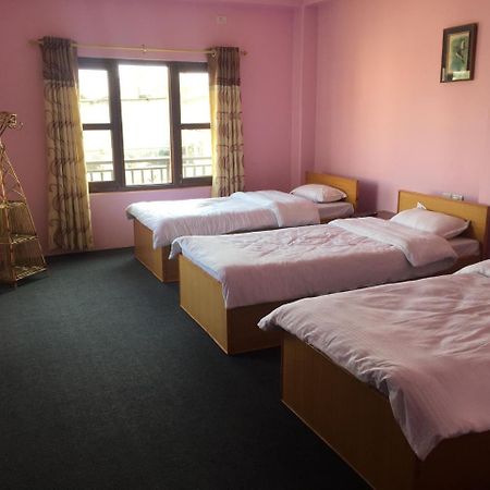 Obey Guest House Pokhara Eksteriør bilde