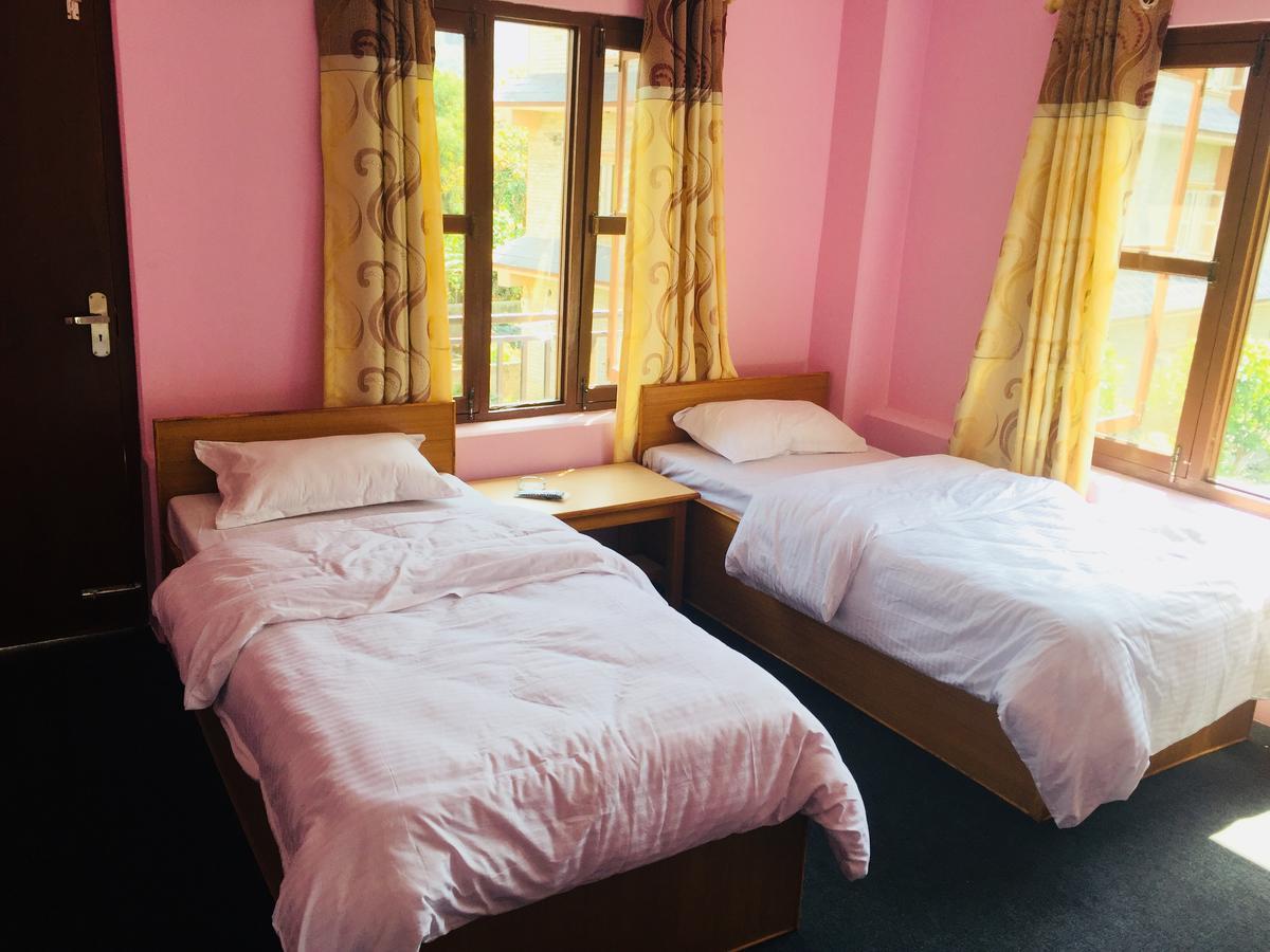 Obey Guest House Pokhara Eksteriør bilde