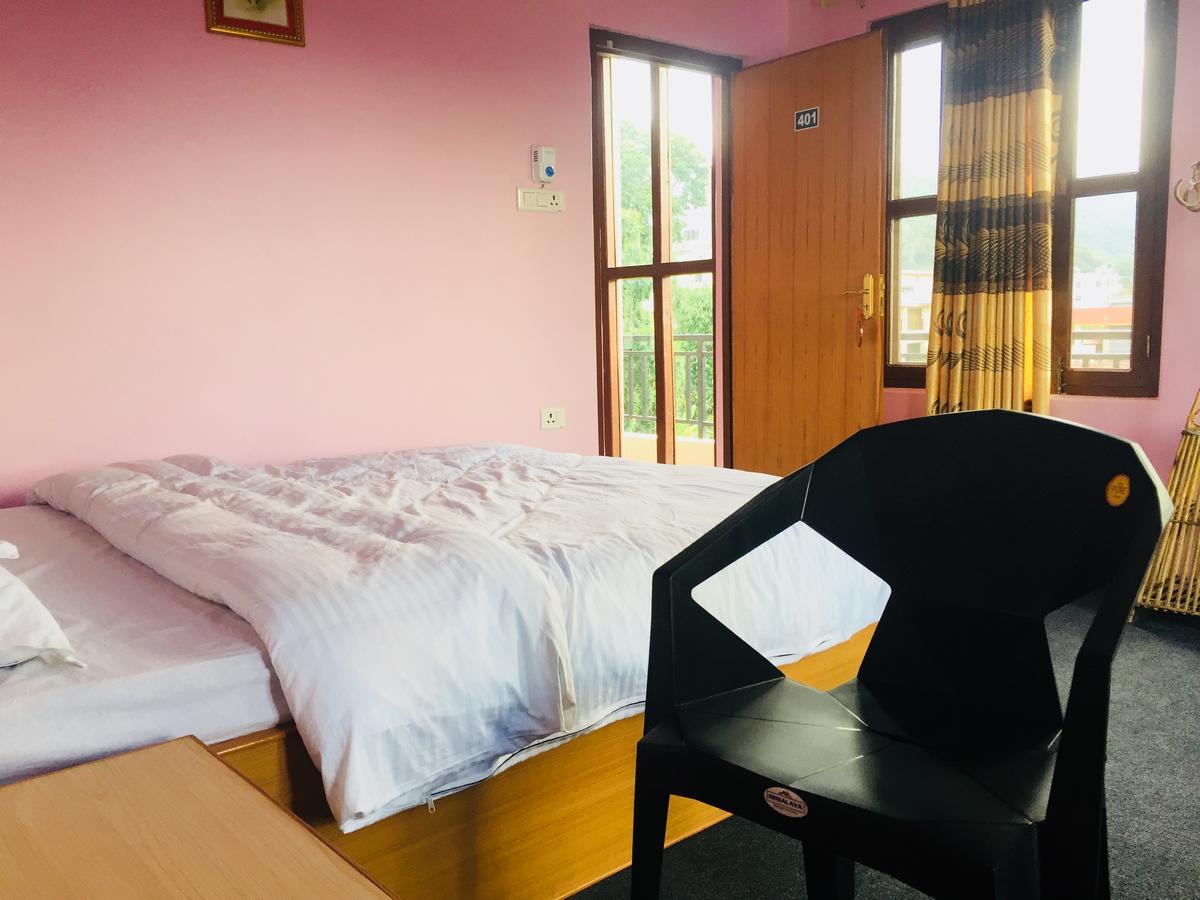 Obey Guest House Pokhara Eksteriør bilde
