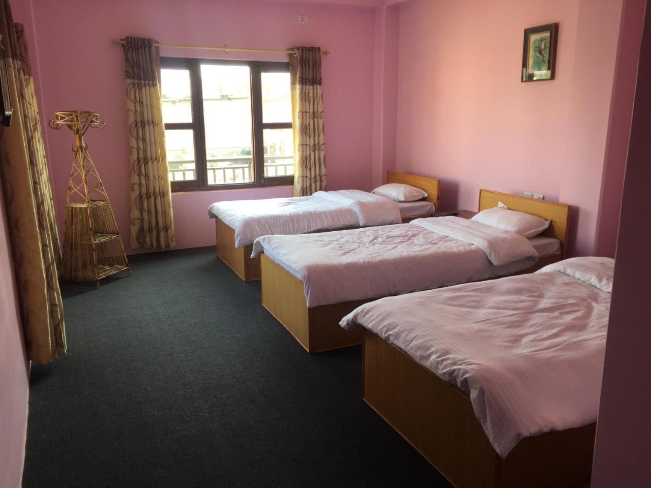 Obey Guest House Pokhara Eksteriør bilde